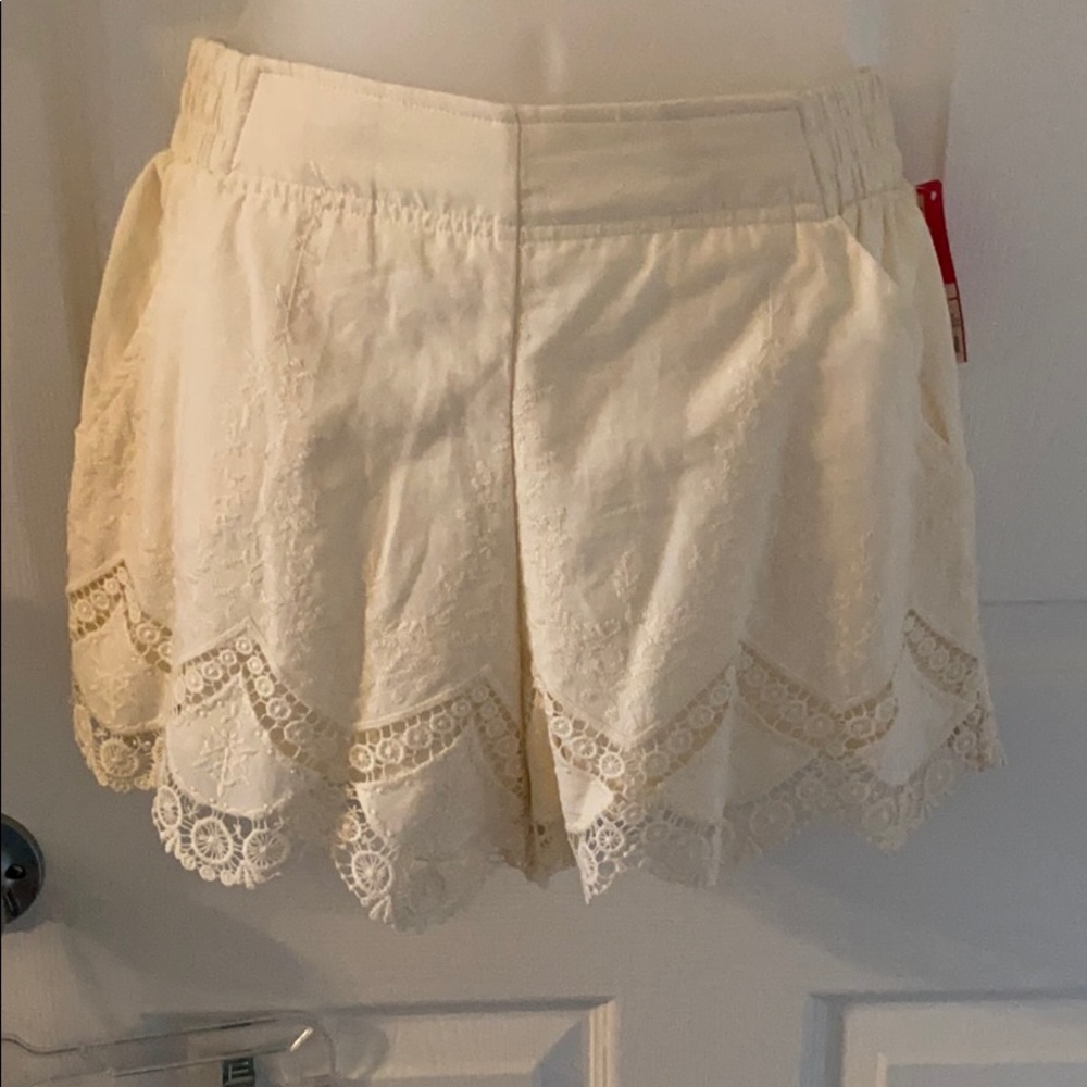 Xhilaration Cream Lace Shorts - Picture 1 of 8